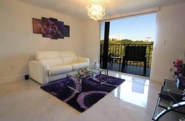 9405 Yacht Club at Aventura 1 Bd 1 Bth Todo Nuevo