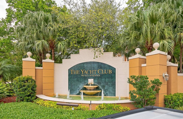 YATE CLUB AVENTURA, APARTAMENTO ÚNICO, FRENTE MARINA / APARCAMIENTO Y WIFI FREE