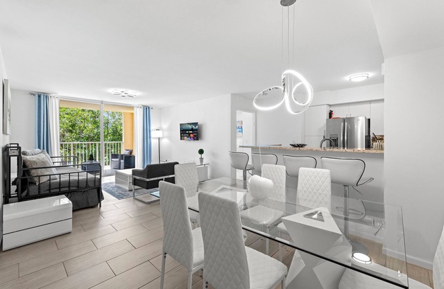 Yacht Club Miami Suite 2 Bedroom and 2 Bathroom With Baby Crib & Free Parking