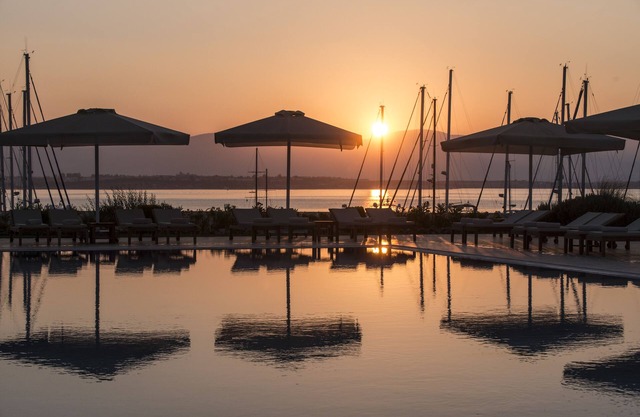 Yacht Club