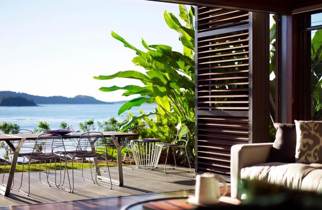 Yacht Club Villas