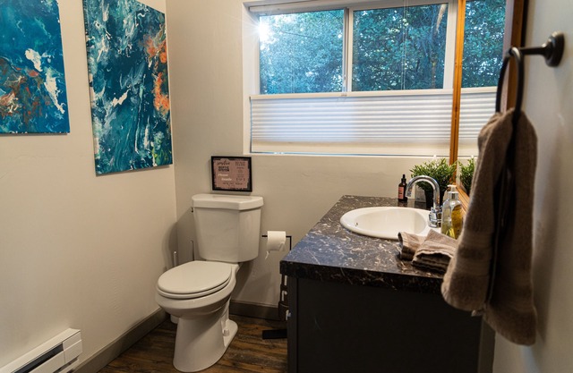 Yahoo! It's Ski Season! Stay in our Cozy Bungalow