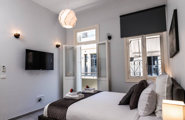 YalaRent Boutique apartments in Jaffa's flea market - Families only