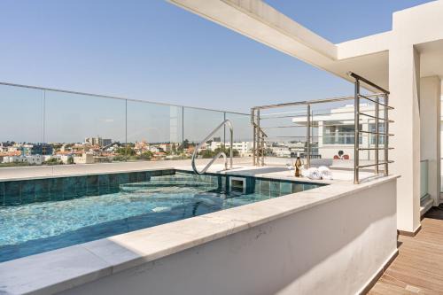 YAMAS Urban Living Platinum 77 Penthouses