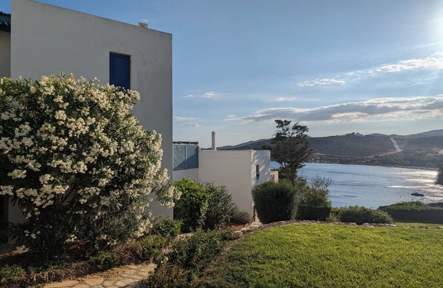 Yanna & Peri Aegean Breeze Retreat