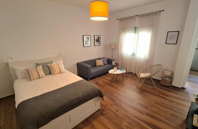 Yannis Guest House