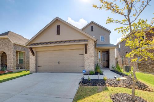 Yard and Office Spacious Family Home in Forney