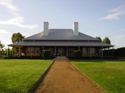 Yarrabandai Creek Homestead