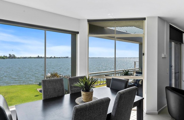 Yarrawonga Lakeside Apartment 50