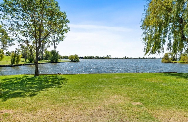 Yarrawonga Lakeside Apartment 23