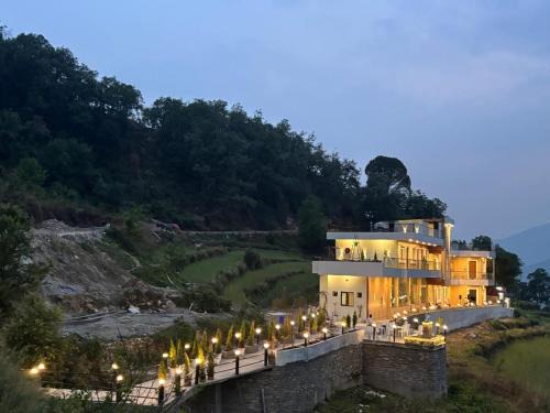 Yashasvi Himalayan Resort