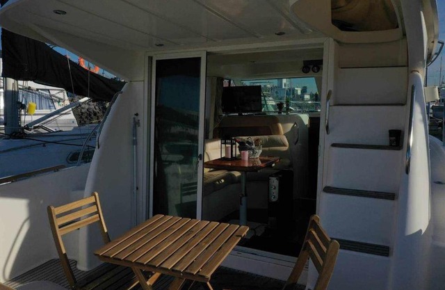 Yate de lujo en getxo Luxury yacht in Getxo