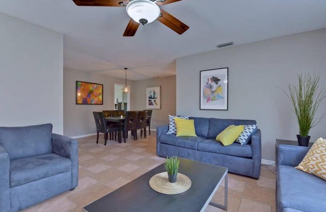 Ybor Casita! 3-Bedrooms Steps away from Centro Ybor!