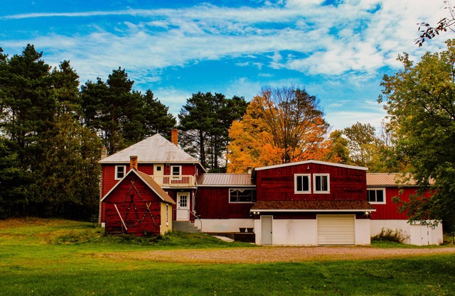 Year-round hot tub, 2600 sq ft house with ample parking - Northstar Lodge