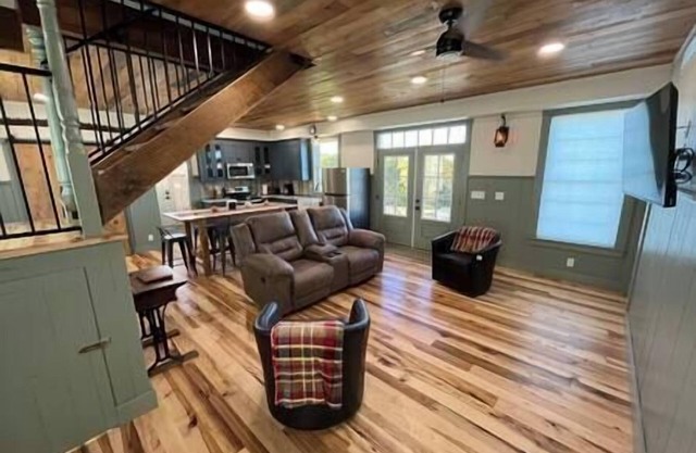 Yeates Schoolhouse, Yeates Schoolhouse Guest Suites