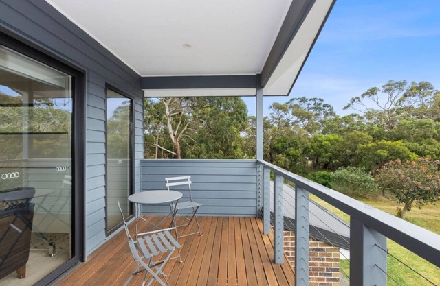 Yellow Gum Family Retreat - With room for a boat