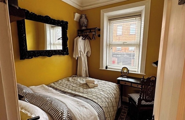 Yellow room - at The Royal Lodge Dublin