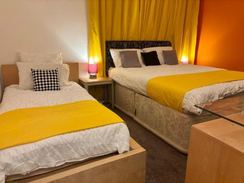 Yellow Room Sandon