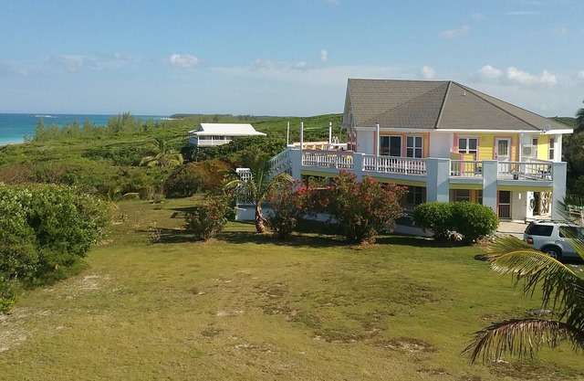 PÁJARO AMARILLO, BUNGALOW HERMOSO SECRETO CON MAGNÍFICAS VISTAS AL OCÉANO ATLÁNTICO