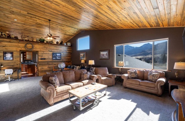 Bison Lodge ~ Gran casa a menos de 5 millas del Parque Nacional de Yellowstone