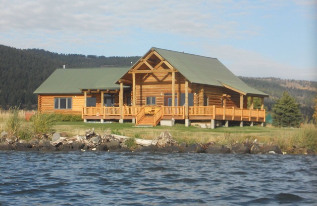 Yellowstone Lakefront - 18 millas de la entrada oeste