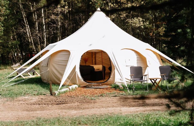Yellowstone Luxury Bell Tent Sleeps 3