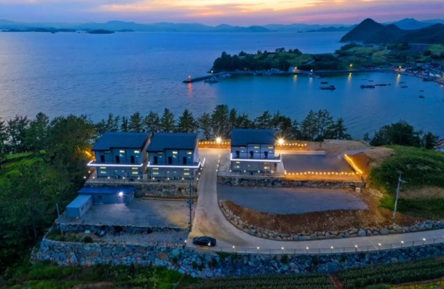 Yeosu Beach Castle Pension