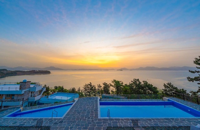 Yeosu Rebeu183184 Oceanview Pension