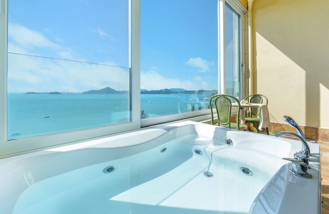 Yeosu Stay Raonpine Spa Pension