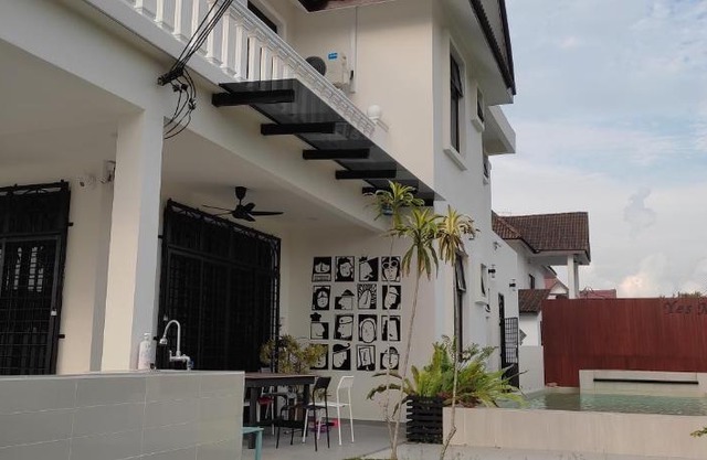 YES MUAR