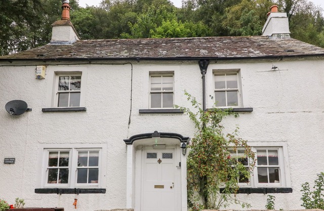 YEW TREE COTTAGE, family friendly, with open fire in Eskdale Green