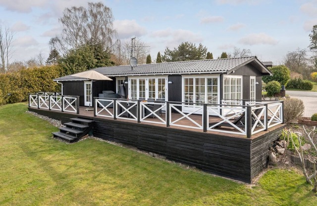 "Ylermi" - 1.5km from the sea by Interhome