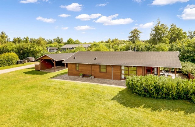"Yngve" - 3.5km from the sea by Interhome