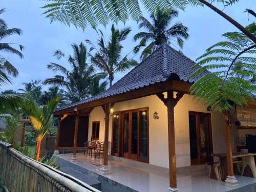 Yoga's House Taro