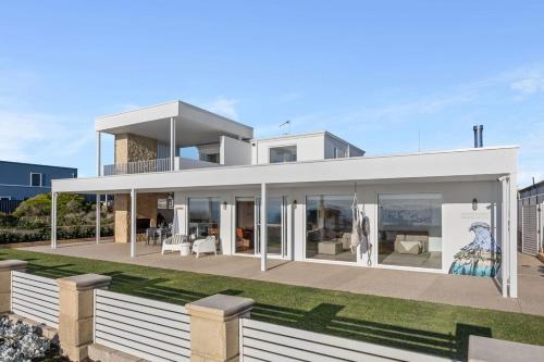 Yoondoordo Luxury Beach House