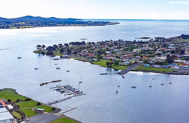 York Cove Studio: 1 BR, 1 BA Apartment in George Town, Sleeps 2