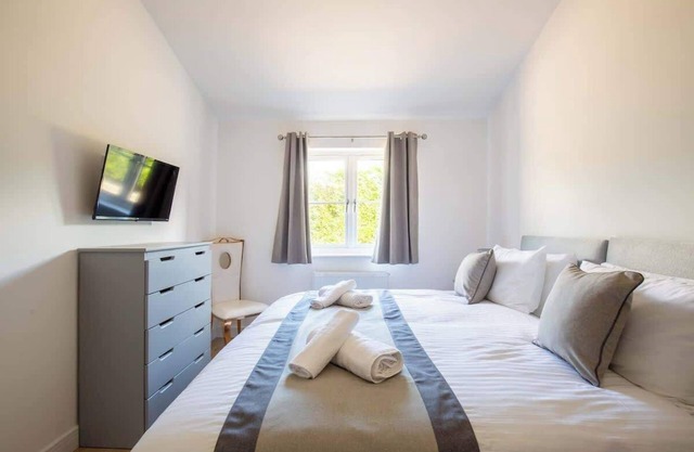 York | Modern Cotswolds Stay Near Cirencester