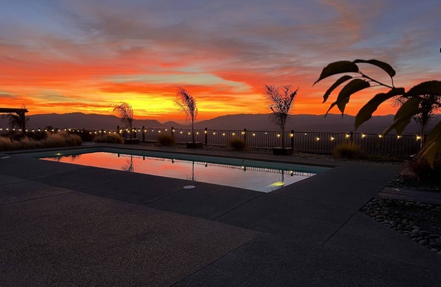 Yosemite South Gate Villa. Impresionantes vistas de 360 Amanecer a la puesta del sol. Piscina épica.