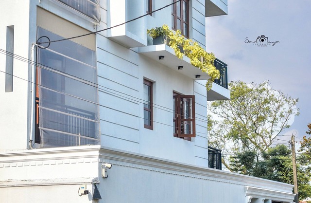 You Can Reach the Lotus Tower Within 30 Min!