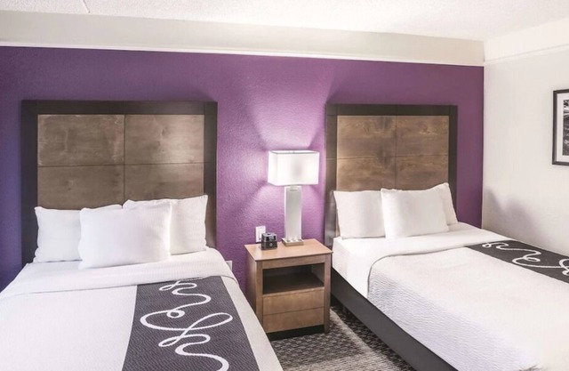 You Found it! 2 Pet-Friendly Units, Free Breakfast, Free Parking