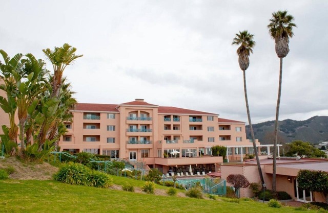 You Found It! 3 Spacious Units w/ Full Kitchen, Free Parking, Onsite Pool