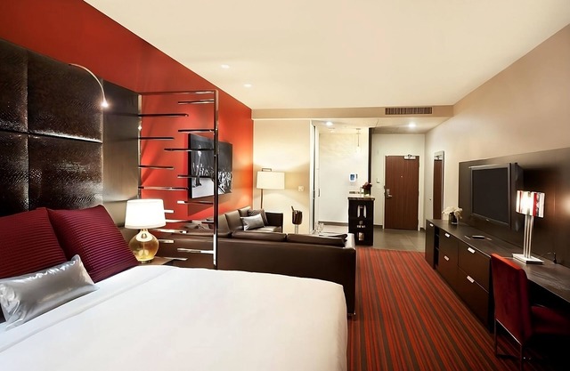 You Found It! 4 Convenient Units, Free Parking, Near Discovery Children's Museum