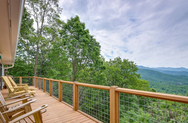 Young Harris Home w/ Enchanted Valley Views!