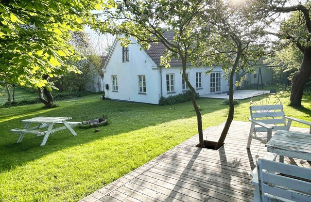 Your charming summer cottage