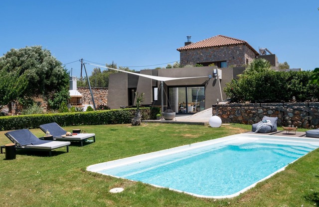 Your Cretan Retreat - Luxury 2bd Mountain View Villa w/Private Pool & Hammam