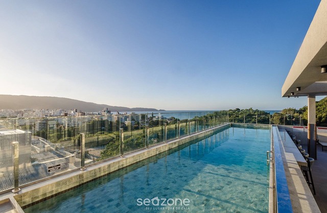 Your Exclusive Stay With Pool and Jacuzzi Just 500 Meters From the Beach - ELF