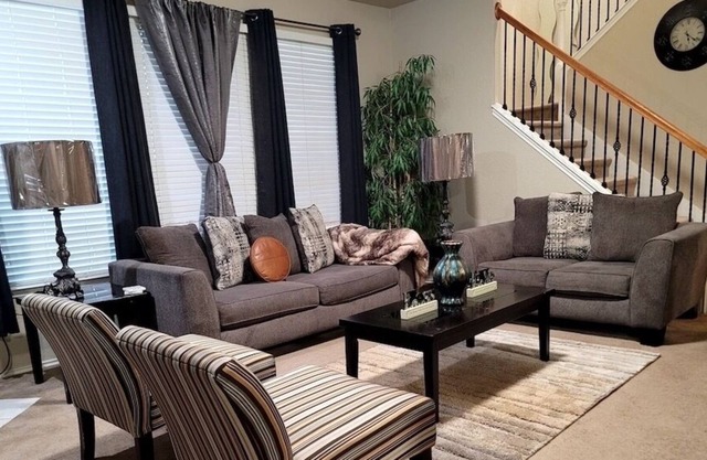 Your Home - 3 Full Beds & Bathrooms - ♿️, Hoyer lift