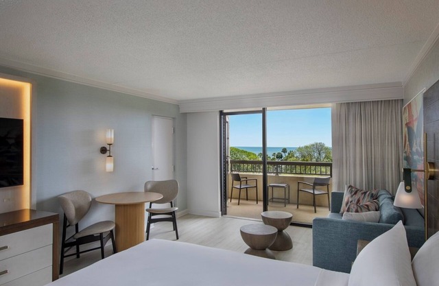 Your Home Away From Home! Beachfront, Near Village at Olde Town Park