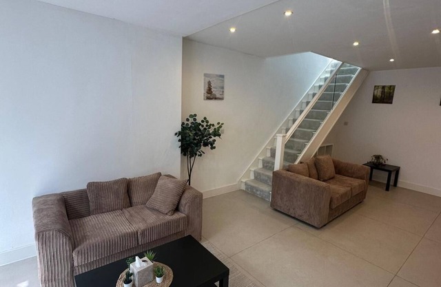 Your Home Away from Home in the Heart of Ealing