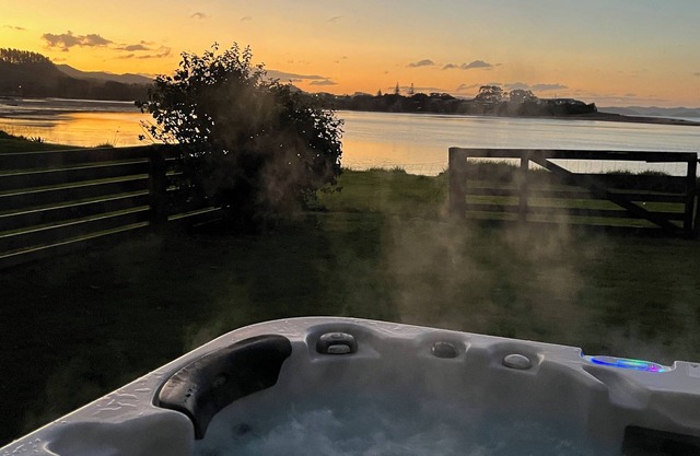 Your Lovestory - Spa, Logfire and Complimentary Wine